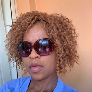 Meet your Posher, Niki